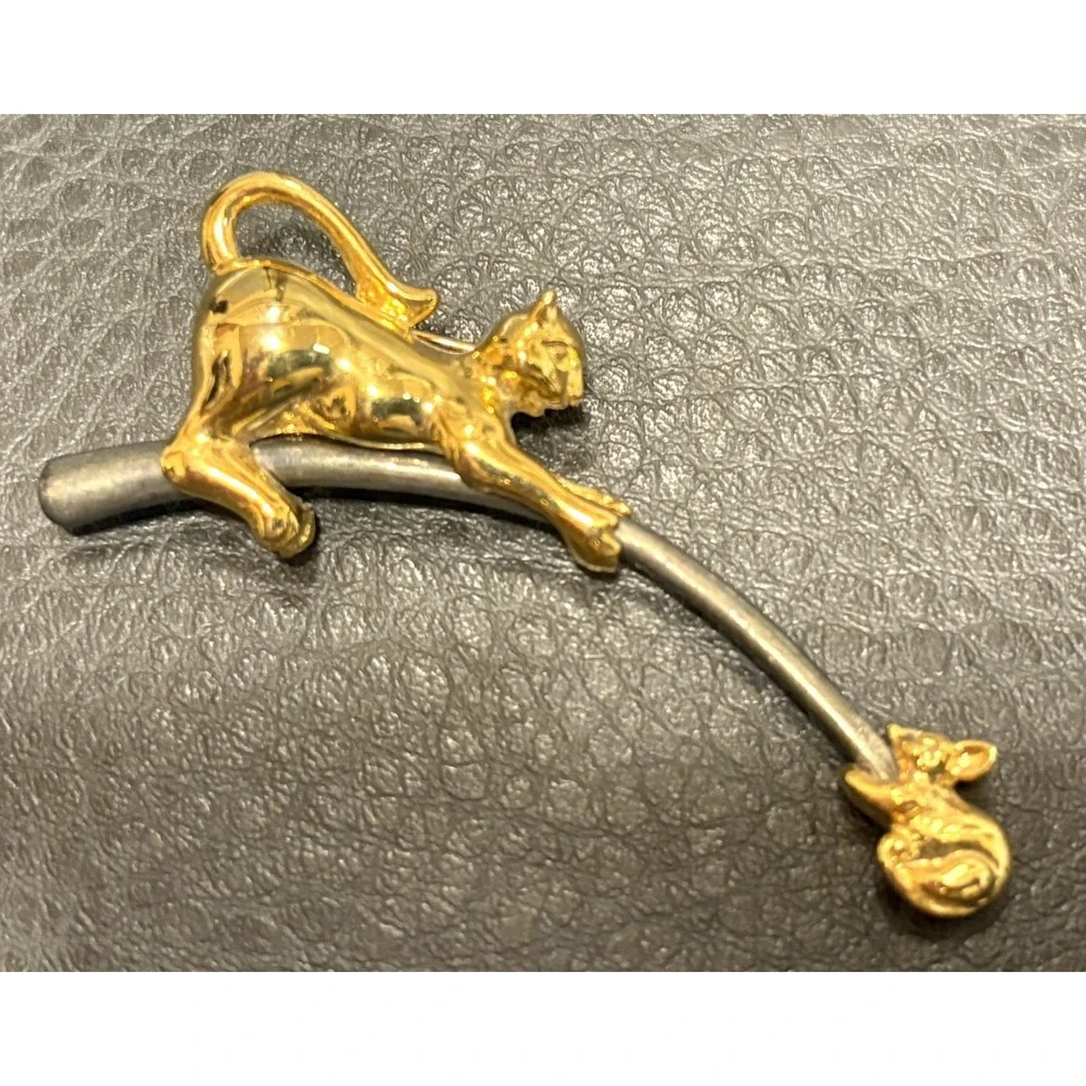 Vintage Cat Chasing Mouse Brooch Gold And Silver Tone Cat Moves!!